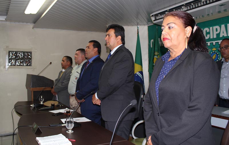 Prefeito de Ibicaraí abre trabalhos da Câmara e faz balanço do seu primeiro ano de governo 4.jpg