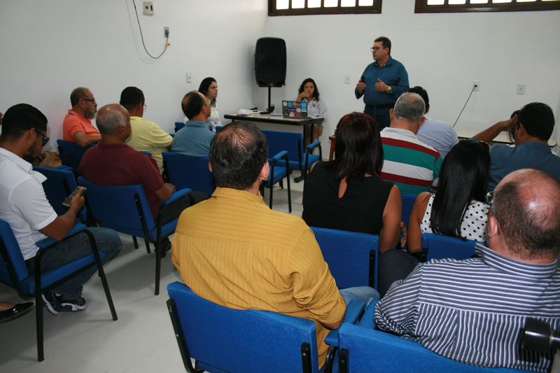 Luciano falou da importância da Oficina Municipal na abertura do evento FOTO ALLINE MEIRA (2).jpg