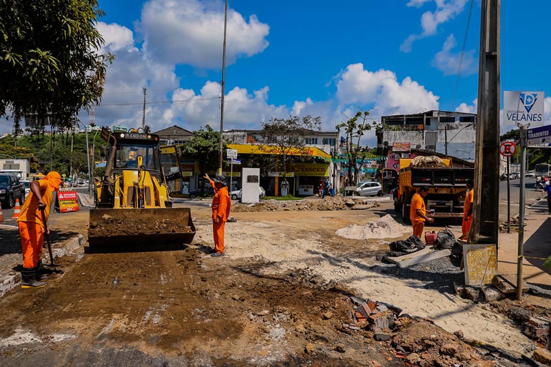 Drenagem na Rotatória da Rua Tiradentes. Foto - Rodrigo Macedo-10.jpg