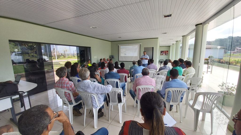 Reunião em Ituberá sobre as manchas de óleo (3).jpg