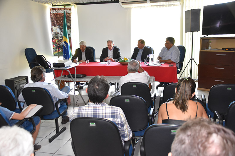 Reunião-com-o-novo-diretor-da-Ceplac-FOTOS-ÁGUIDO-FERREIRA-DOS-SANTOS-(9).jpg